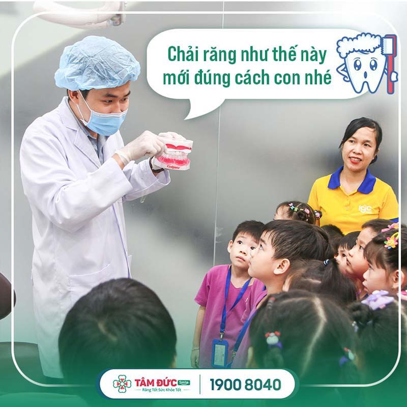 Vệ sinh đúng cách giúp bảo vệ răng miệng cho trẻ